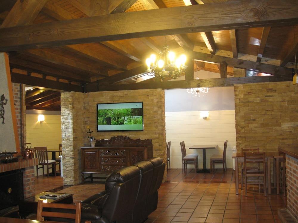 Hotel Rural Entremontes Cangas de Onís Exterior photo